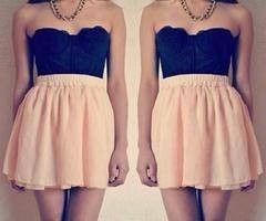 Rose bustier noire et rose .